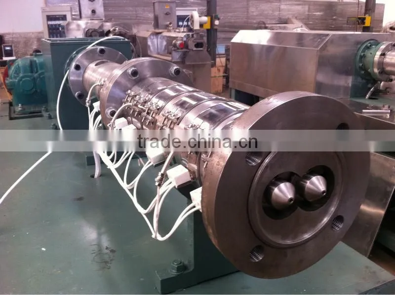 High output low consumption sandwich snack production line