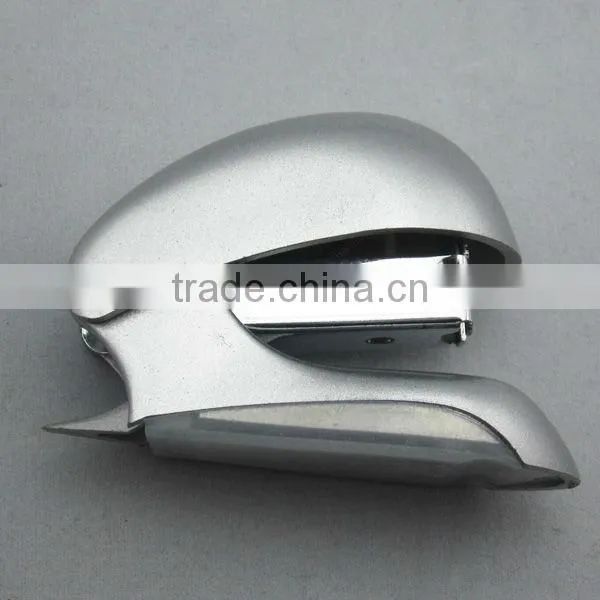 Easy taking and using plastic mini staplers and staple removers