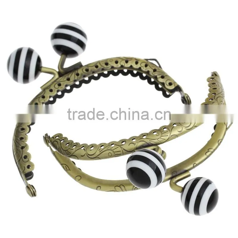 Fashion Antique Bronze Black & White Resin Ball Flower Metal Frame Kiss Clasp Arch For Purse Bag
