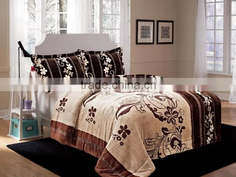 Warm sculpted flannel+cotton filling quilt changshu manufacturer