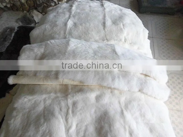 Dyed hot pink and white color rabbit fur plate with good OEM service and customed size