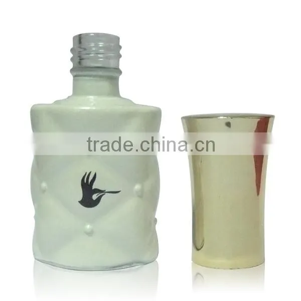 lovely hot sale nail polish bottle designed with shiny purple cap, UV soak off nail polish gel lacquer bottle