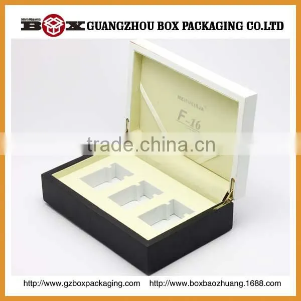 Wood And Leather Box Packaging For Bottle Goods