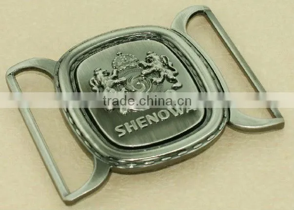 antique 2016 belt buckle with lion pattern