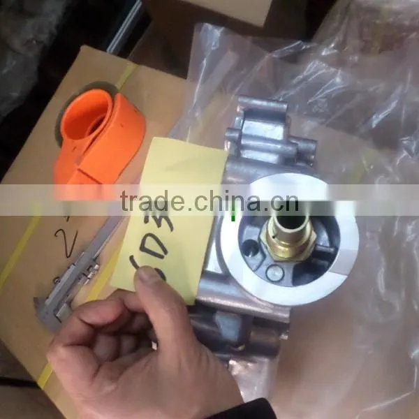 6D31 ME088928 OIL COOLER COVER