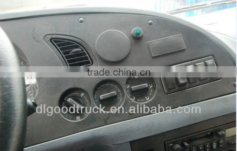 Dongfeng 4x2 flat bed wrecker with crane XCMG