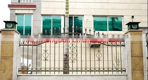 2015 Top-selling galvanized hand forged iron art fence