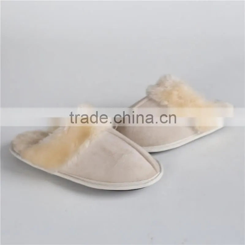Woman microsuede indoor slipper with leopard print insole