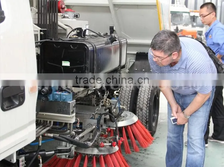 YHQS5050B road sweeper truck of high quality