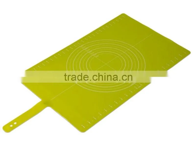 Non-stick silicone mat with measurements for using rolling pin