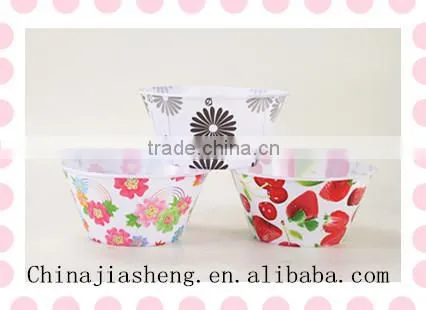 mini plastic salad bowl with lid for children