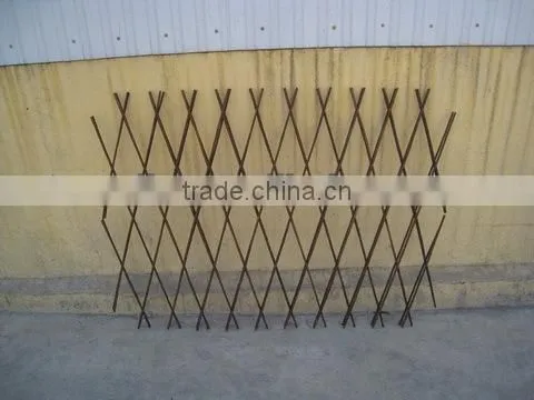 Natural garden willow expandable branch trellis