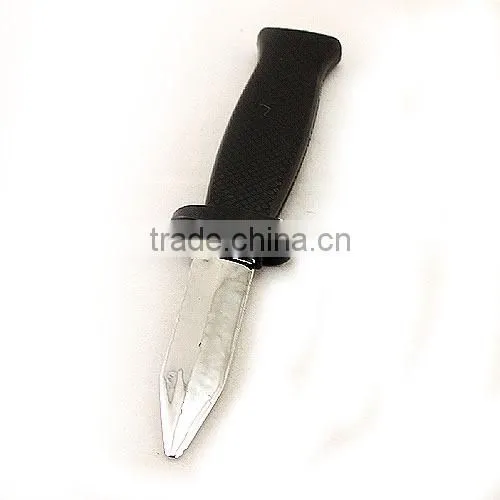 Plastic retractable novelty disappearing dagger knife blade