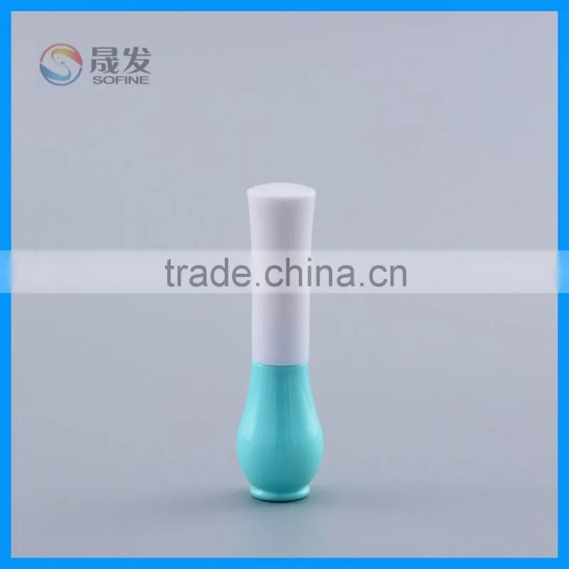 Empty plastic liquid eyeliner container