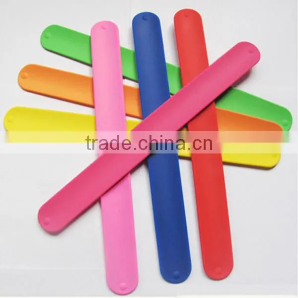 oem silicone slap bracelet wholesale/plastic bangles cheap bulk silicone slap wristband cheap item to sell