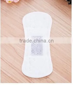 Double location for the cutting and rewinding non-woven punching machine