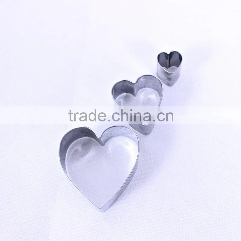 YangJiang factory manufature high quality 3pcs heart shape stainless steel cake mould set