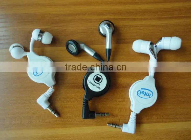 earphones with retractable cord