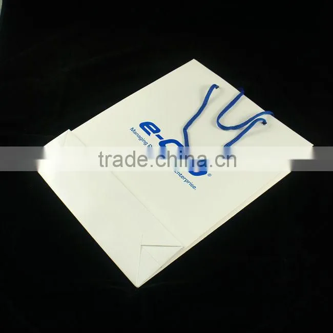 white custom logo promotion paper bag with metallic corns