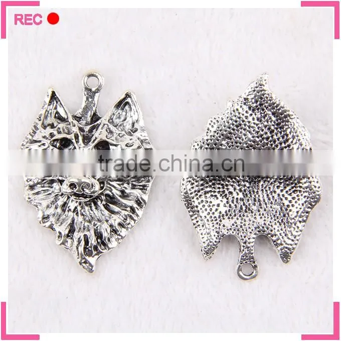 Dog shaped metal pendant designs for women, imitate antique silver dog pendant