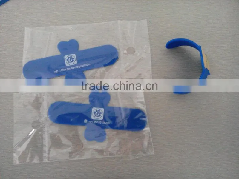 2015 Lottie new product touch-U silicone mobile phone holder/stand/support
