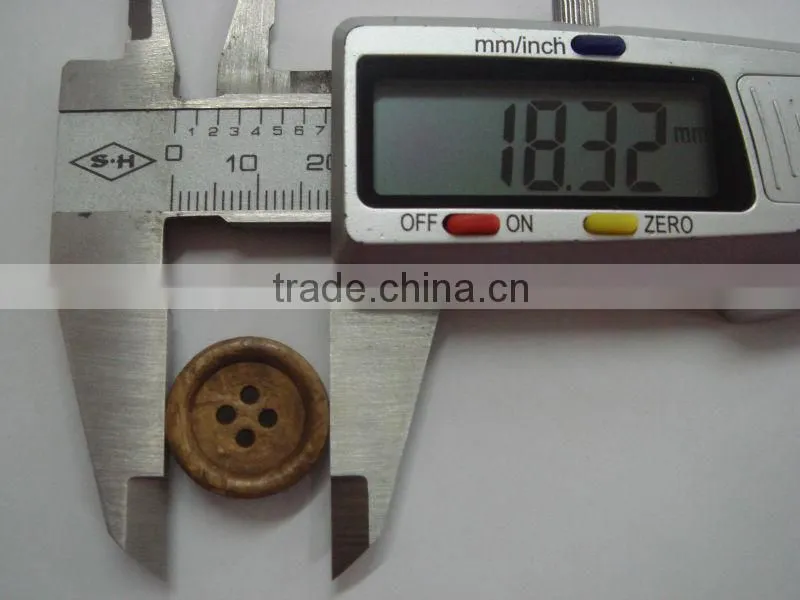 18mm shank sewing 4 holes button make of natural wood