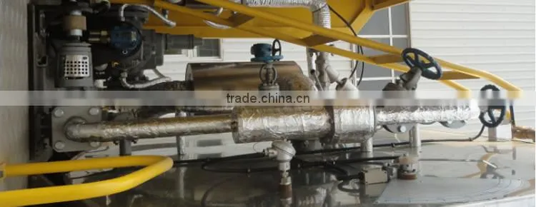 Road machines synchronous chip sealer