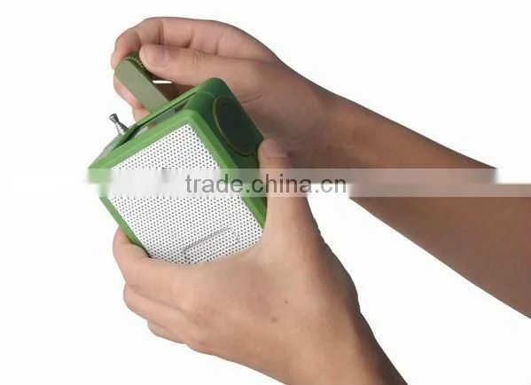 Self-Powered Dynamo AM/FM Radio Solar Powered