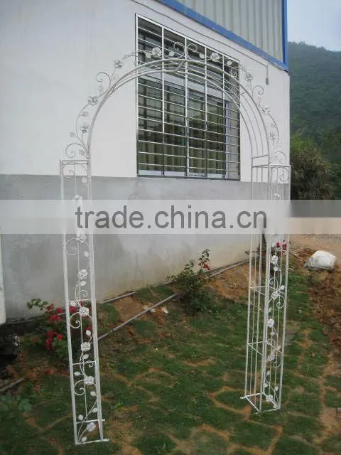 Very Nice Antique Metal Garden Arch Outdoor Furniture
