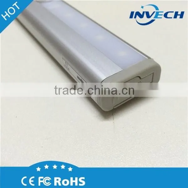 Cheap Battery Operated LED Wardrobe Light Sensor Light for Closet Hanging Rail with Transformer