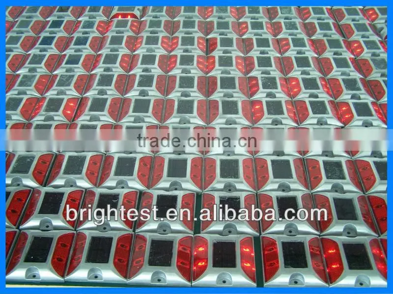 Aluminium CE,RoHs Certificate LED solar road stud/solar road marking reflectors