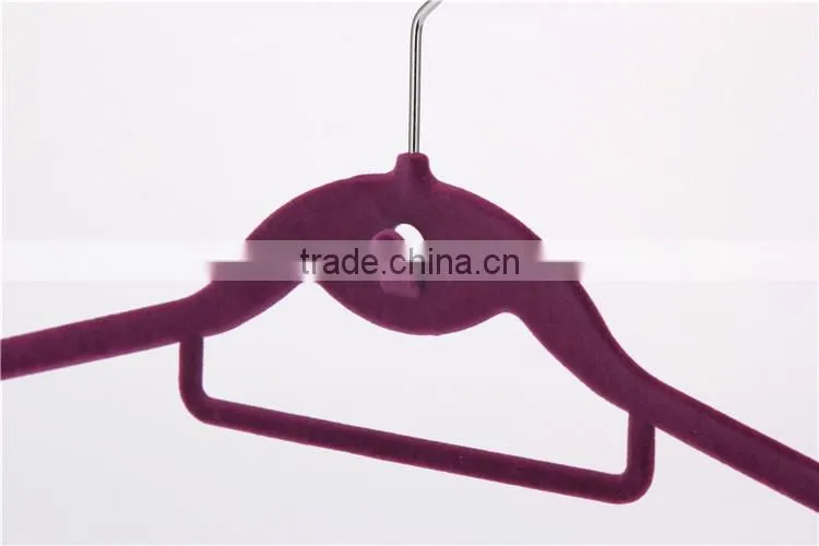USA Supermarket Supplier Velvet Clothes Hanger with Hook and Tie Bar Standby