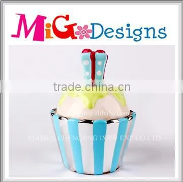China Dolomite Special Gift Lid cupcake shaped Cookie Jars Wholesale