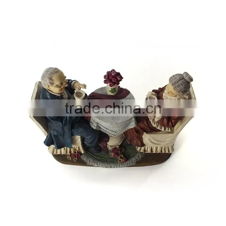 Artificial souvenir family couple sculpture