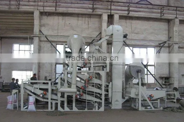 Hot Sell sunflower seeds dehuller/sheller machine with 1.0-1.2t/h