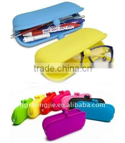 2011 Fashion and portable silicone bag cosmetic bag