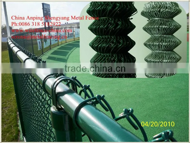 China galvanized chain link fence with barbed wire