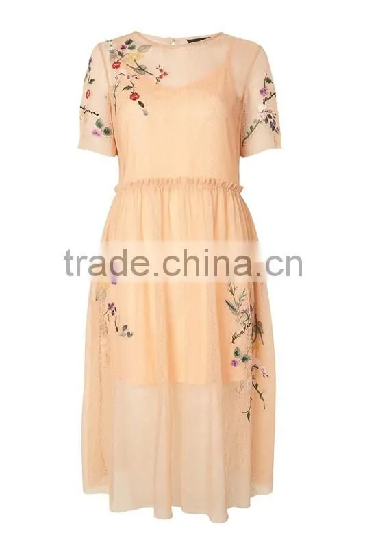Woman Short Sleeve Flower Embroidered Midi Length Fashion Dress