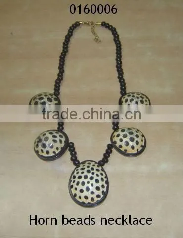 Emerald Imitation necklace