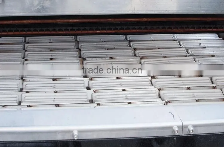 Hi-speed thermo vacuum forming machine