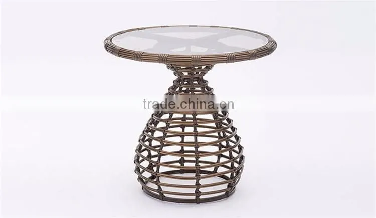 Brown Color Garden Wicker Dining Table And Chairs Rattan Coffee Glass Round Table And Chair