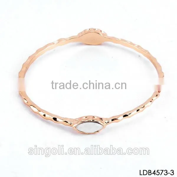 Lacquer wave shape gold bangle hammered thin alloy bracelet gold with emerald charm bracelet alibaba china supplier