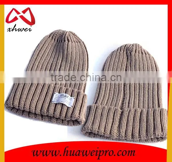 Custom plain beanie cheap knitted beanie black and white letters