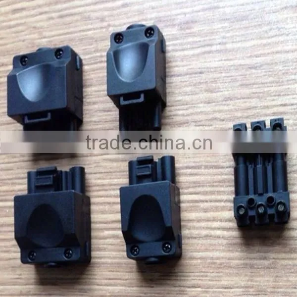 pluggable male and female connector