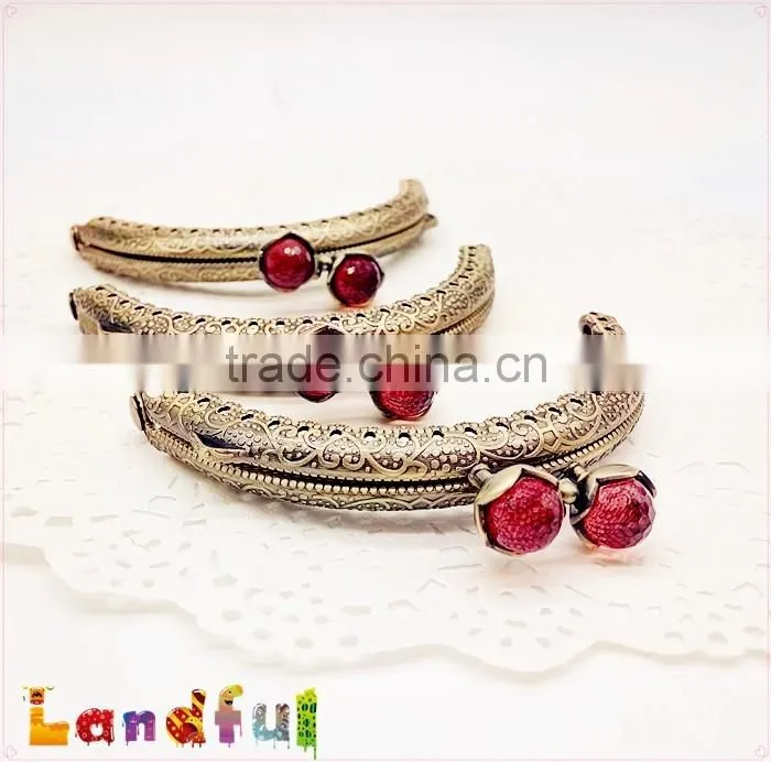 Half Circle Crystal Flower Bead Embossed Lace Kisslock Metal Handbag Frame