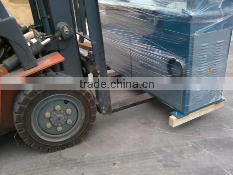 Rubber hydraulic press die cutting machine