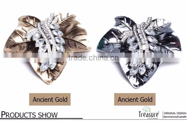 2015 wholesale Fashion new model hot selling maple shape rhinestone alloy brooch