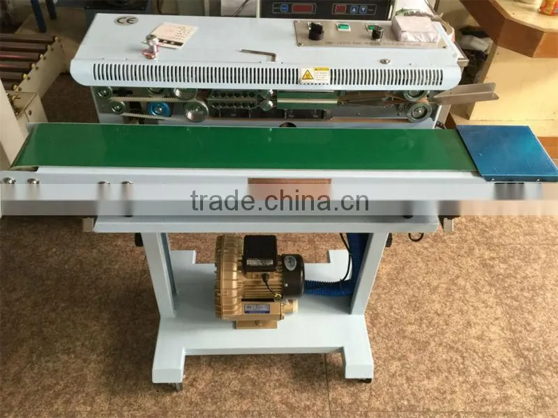 Continuous small plastic bag sealing machine with ink printing