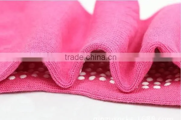Wholesale Yoga Toe Non-skid Socks