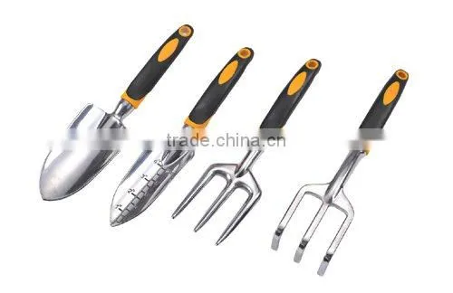 STURDY EASY-GRIP HANDLE GARDEN TOOL